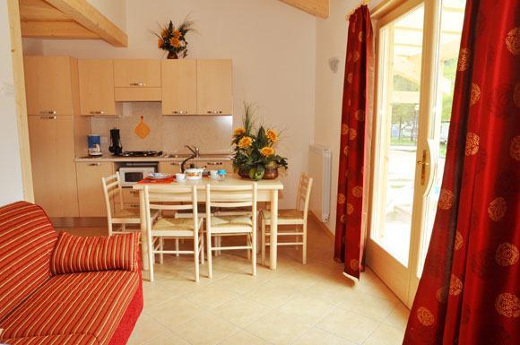 Family Wellness Camping Al Sole Molina di Ledro Bilik gambar